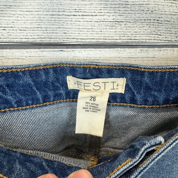 Torrid Festi Plus Size Ultra High Rise Cheeky Fray Hem Denim Shorts Size 26 - Picture 3 of 6